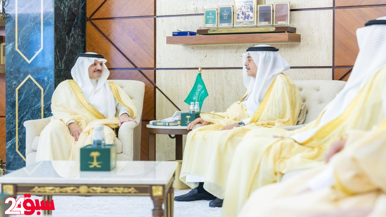 أمير الشرقية يستعرض مع رئيس أرامكو تفاصيل تقرير مشروع الملعب الجديد ومميزاته